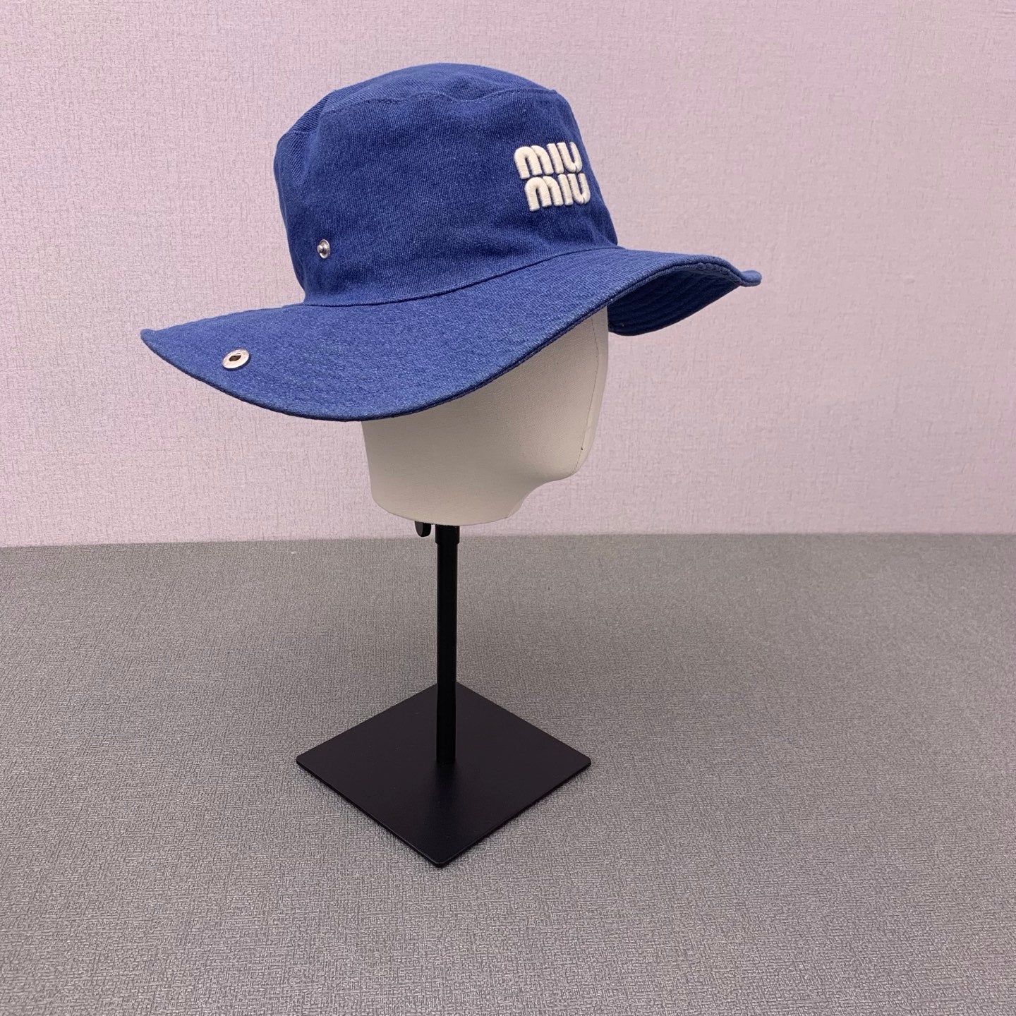 M1Z45A560 Popular hats