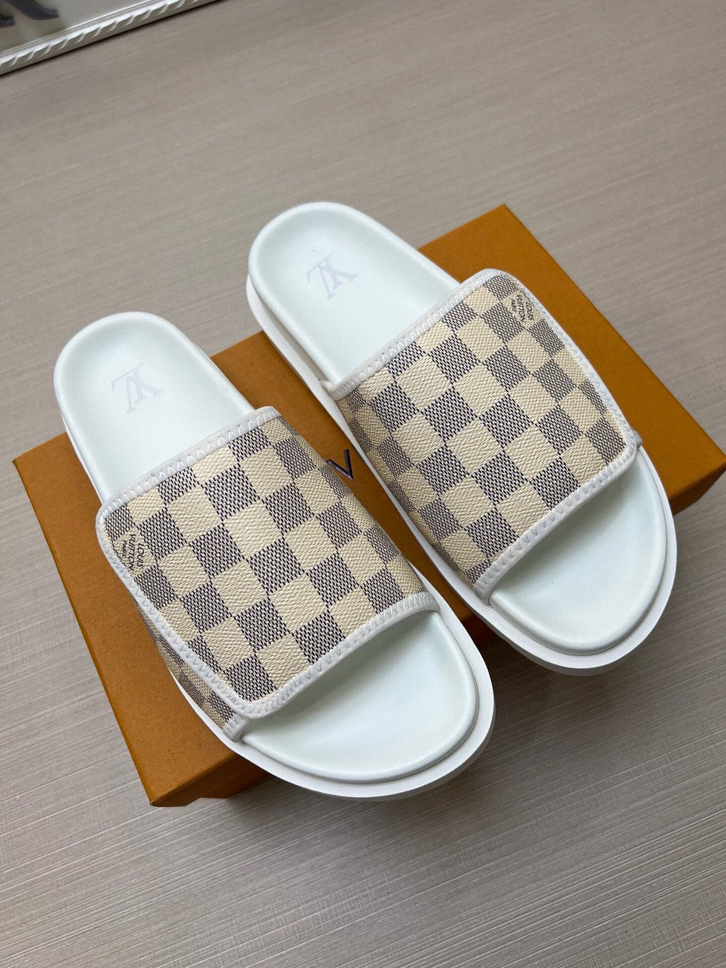 Z5WE245 Popular Slippers
