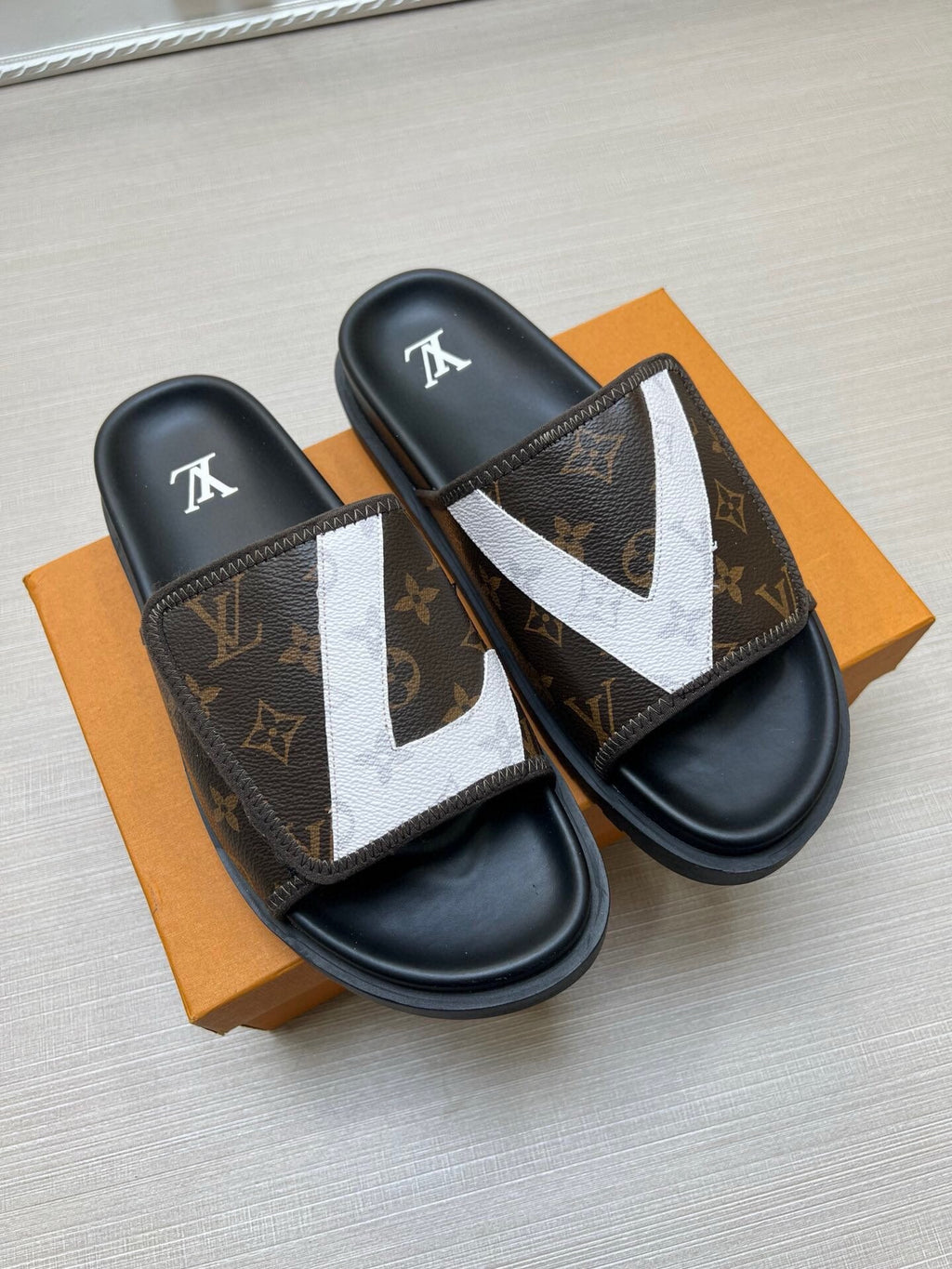 Z5WE251 Popular Slippers