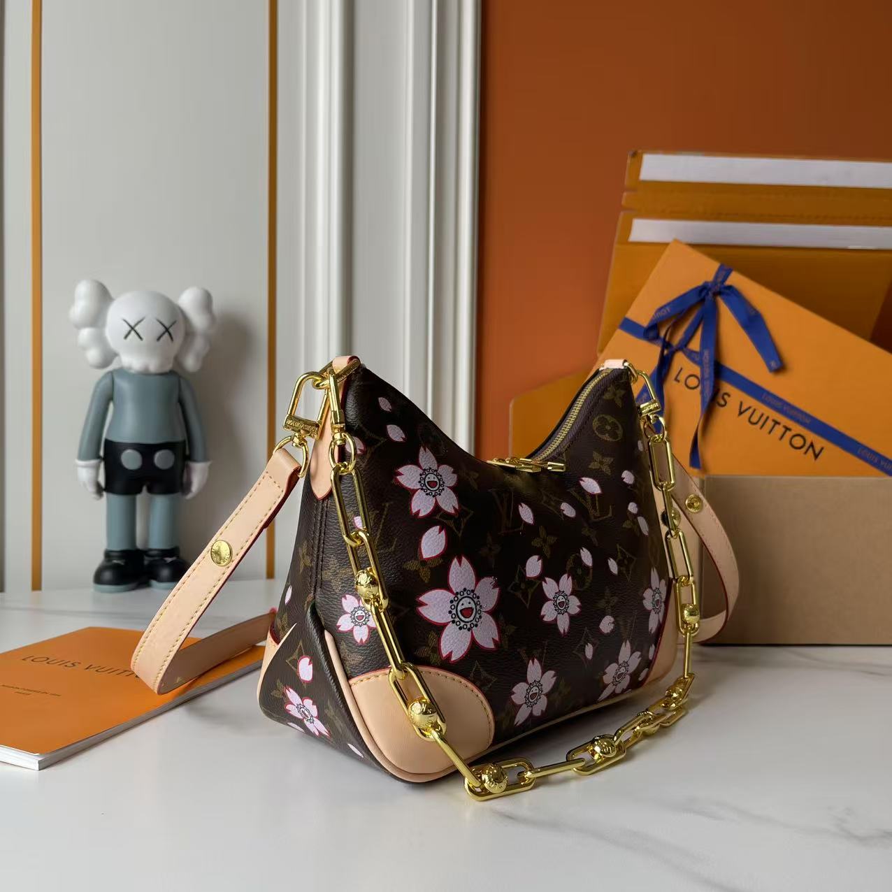 B1R76E01 Popular leather bag