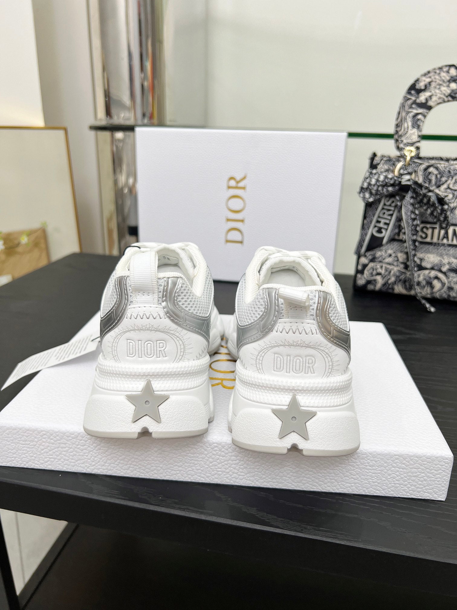 Z2Q105D312 Popular high-quality Shoes