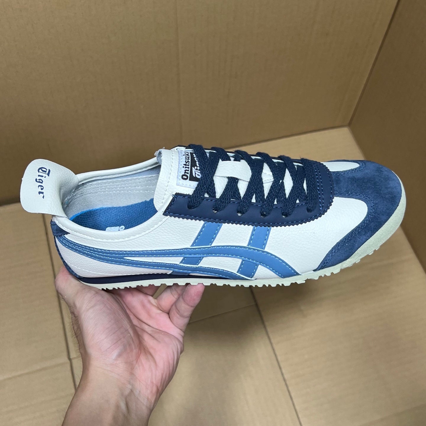 Z4Q95A34  Popular  shoes