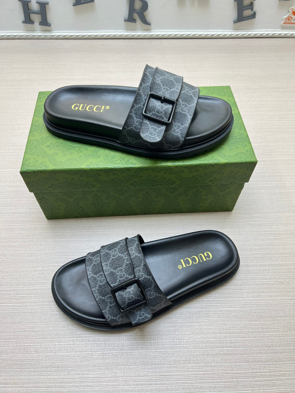 Z5ZB92 Popular slippers