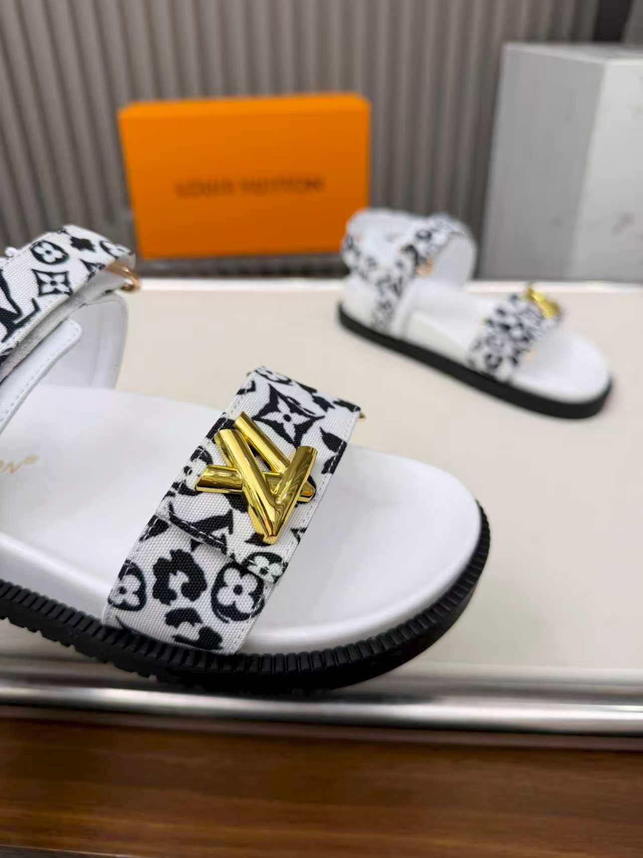 Z2P36E16 Popular high-quality Shoes