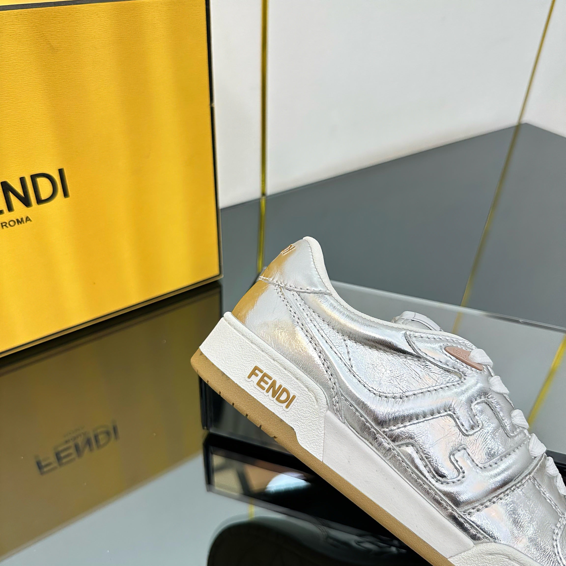 Z2Q105F419 Popular high-quality Shoes