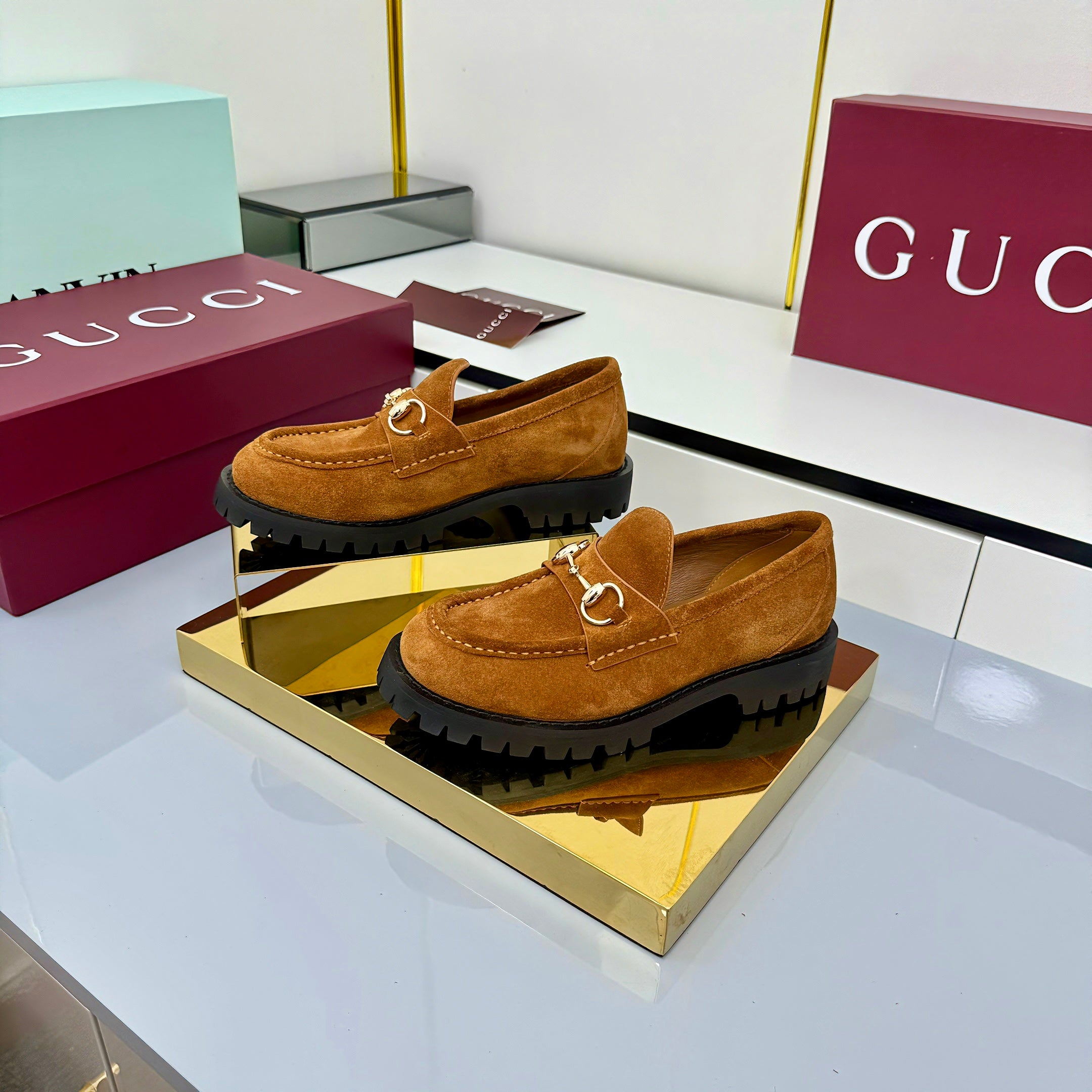 Z2Q105B304 Popular high-quality Shoes