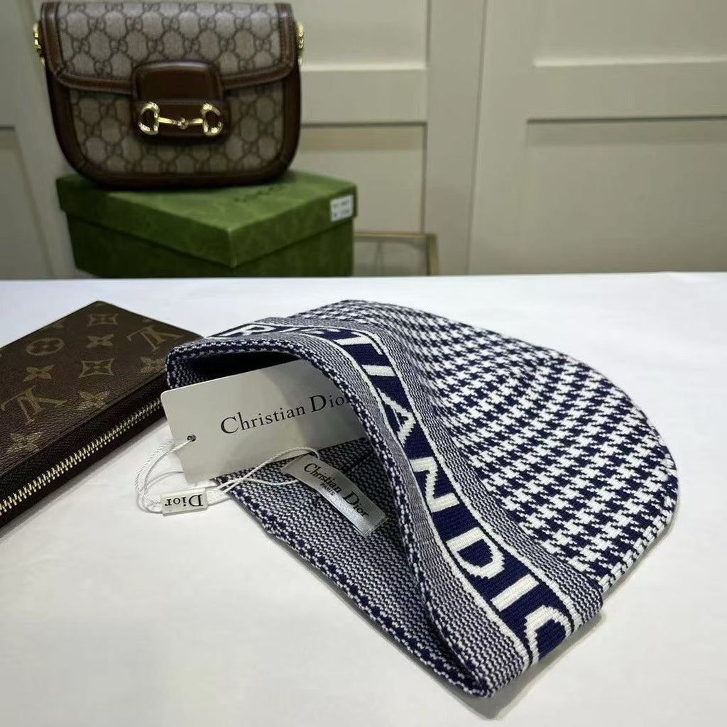 M1R86D57 Popular hats