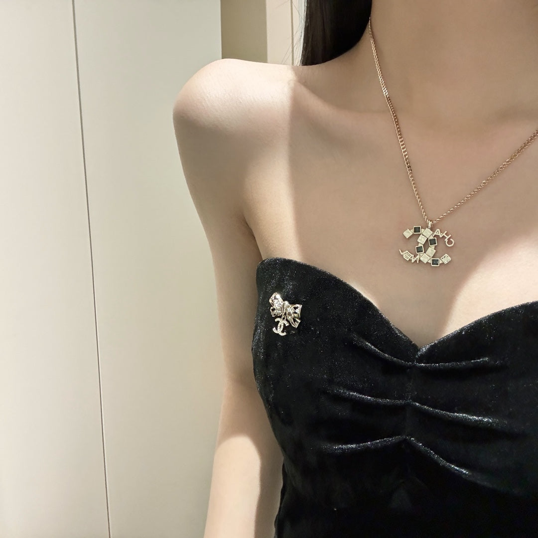 X1ZC1100   Popular  Brooch