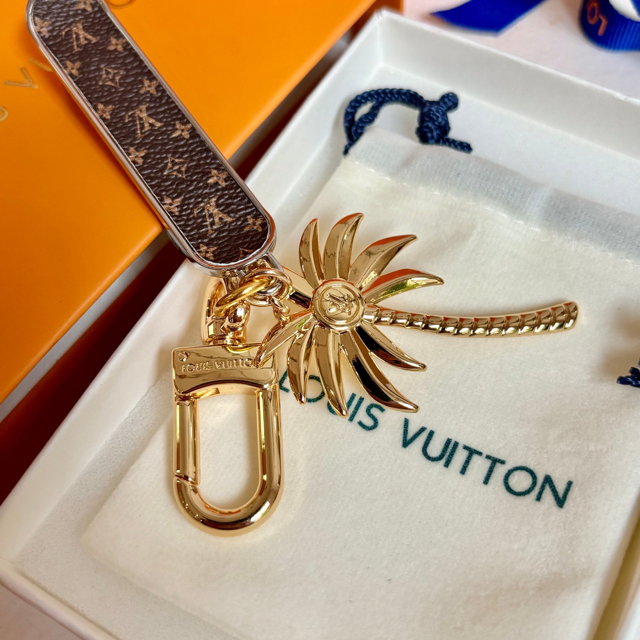 A1Q95E11 Popular bag 's charms accessories