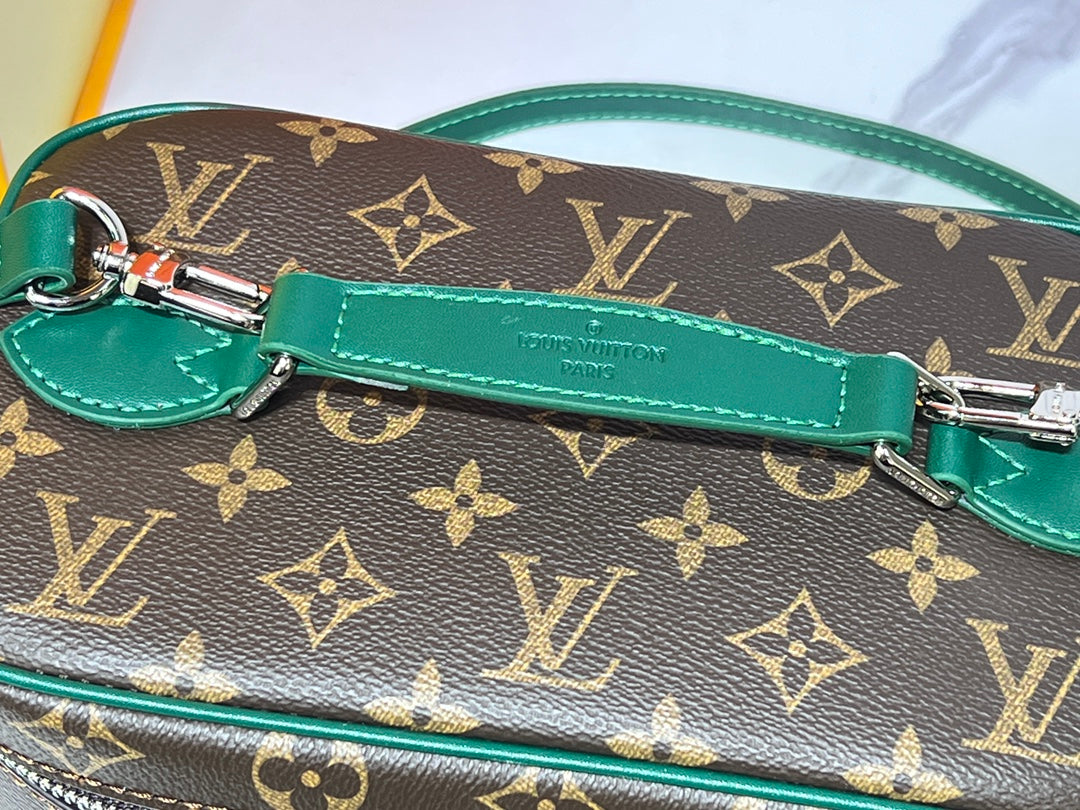 B1X45E10 Popular  leather bag