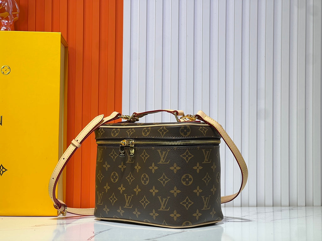 B1X45E10 Popular  leather bag