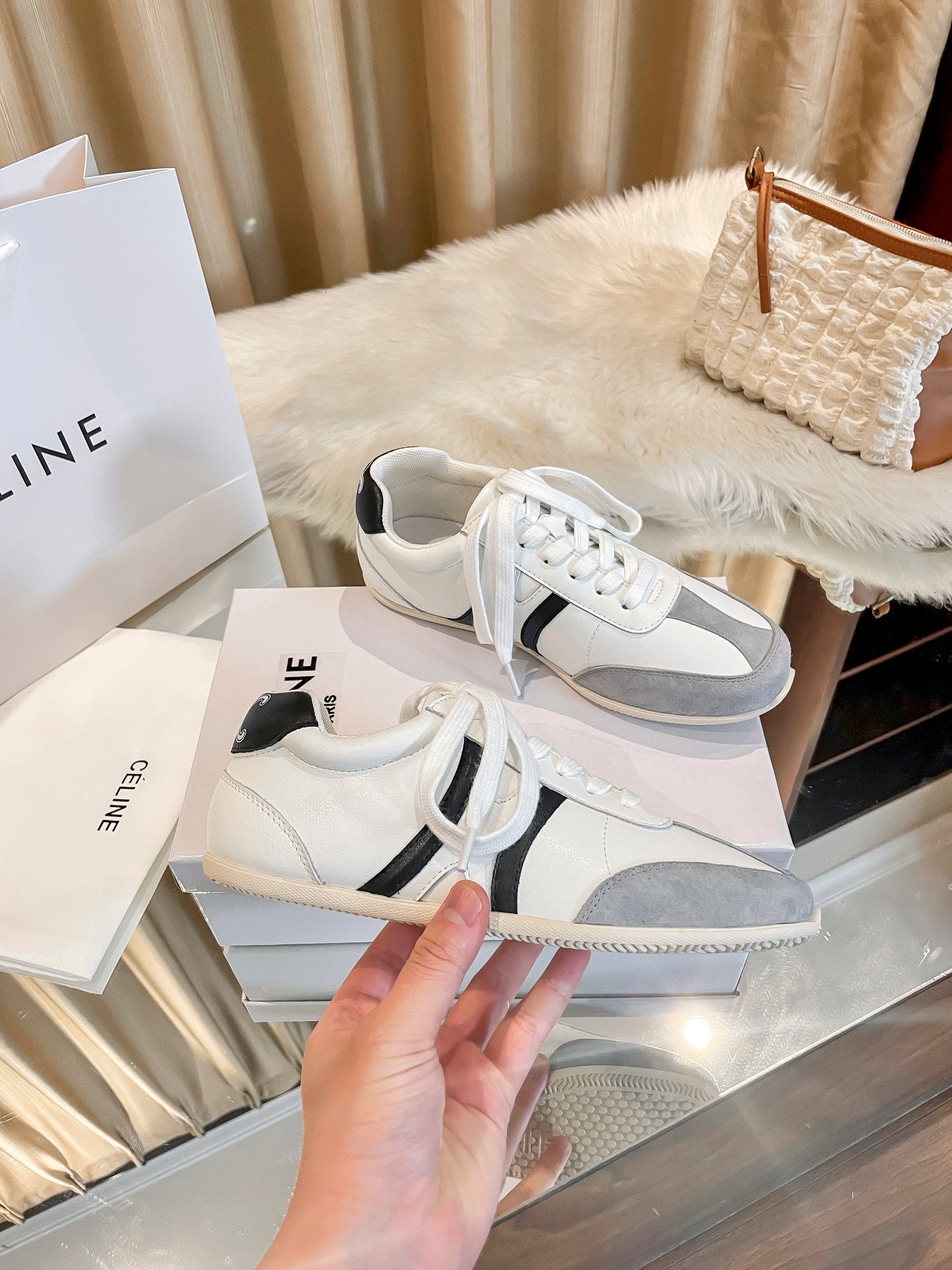 Z1N285N2  Popular sneakers