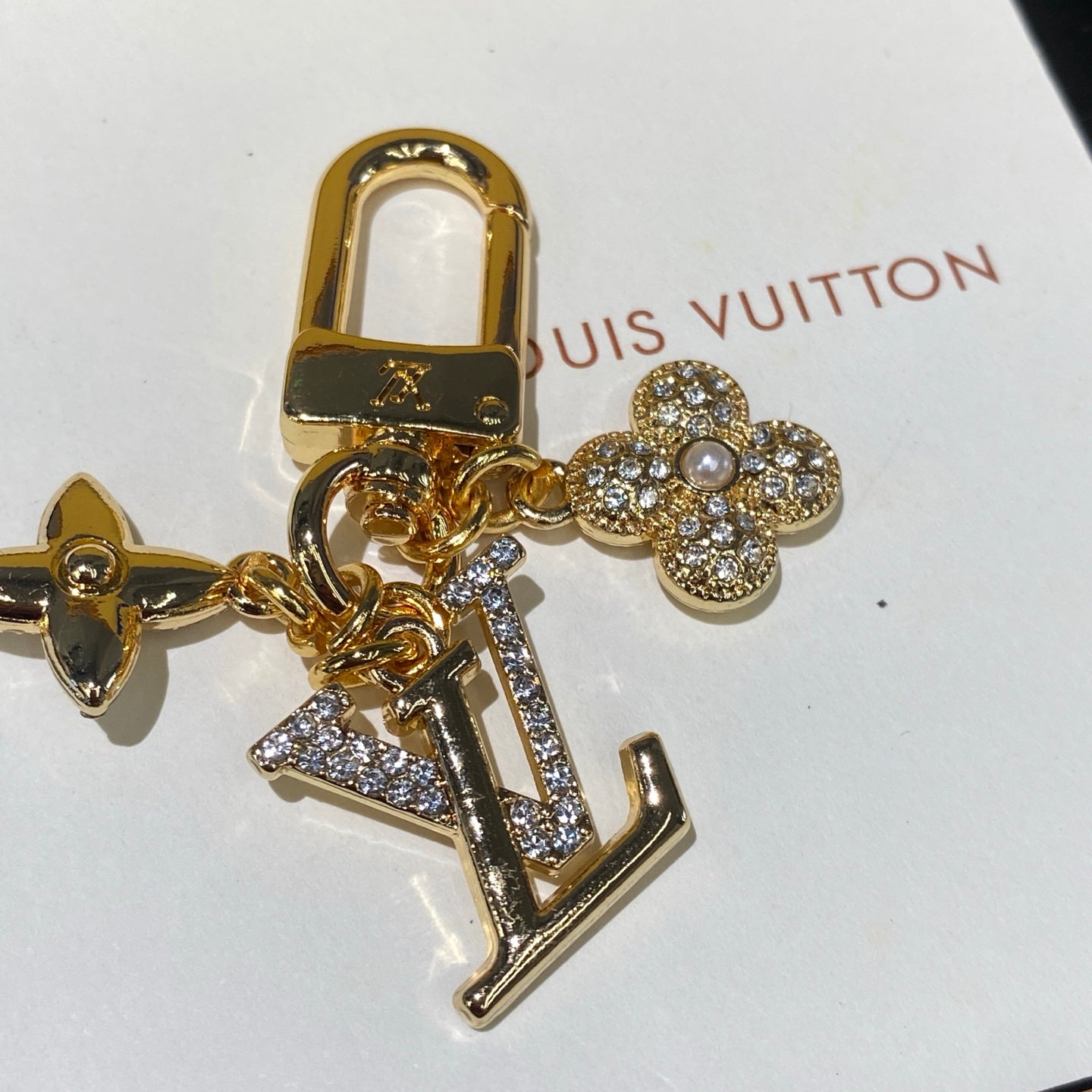 A1Z105E101 Popular bag 's charms accessories