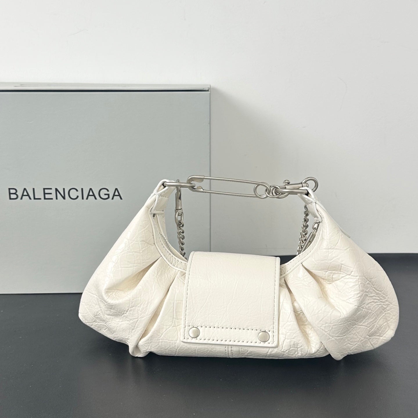 B1P36J119 Popular leather bag