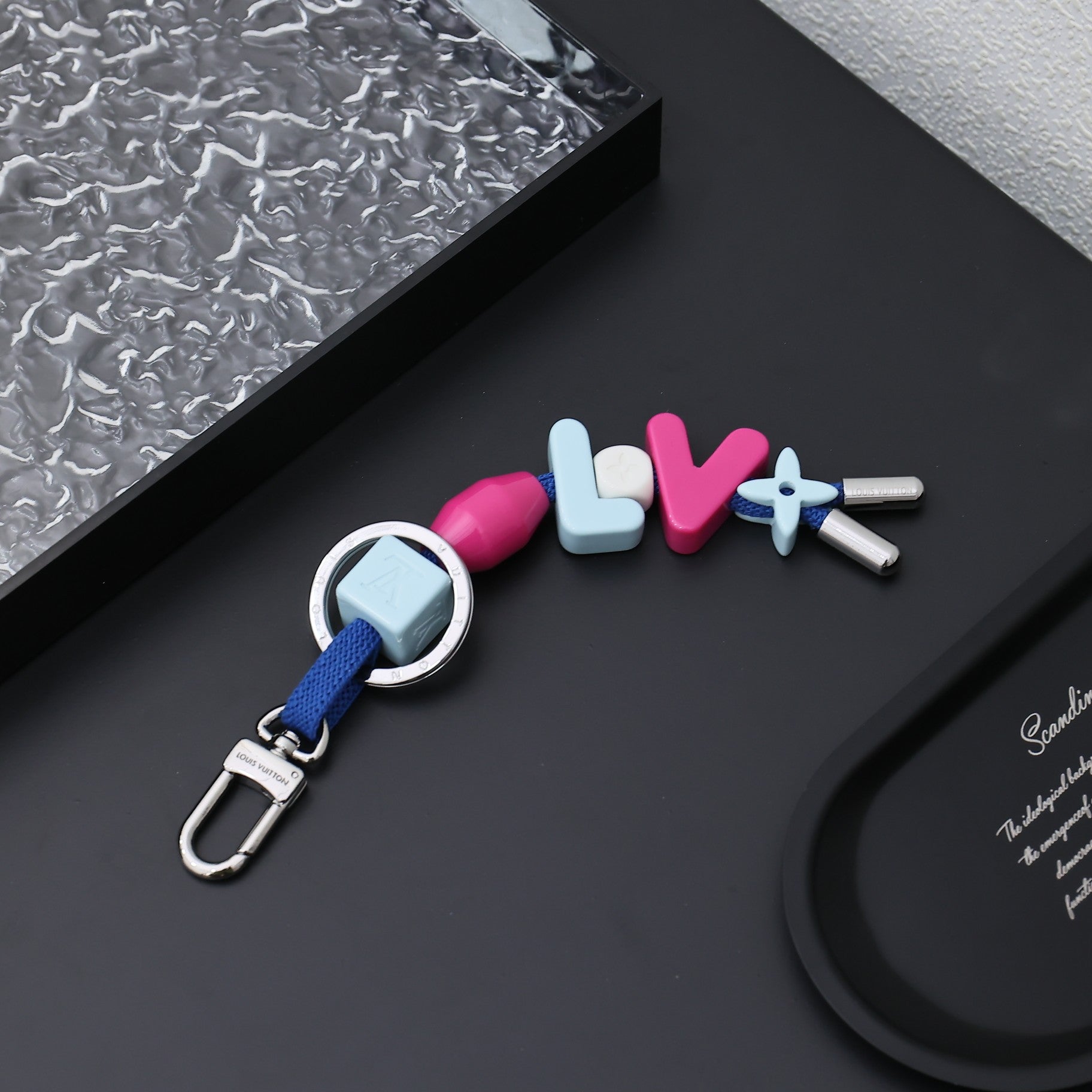 A1Q105E30 Popular bag 's charms accessories