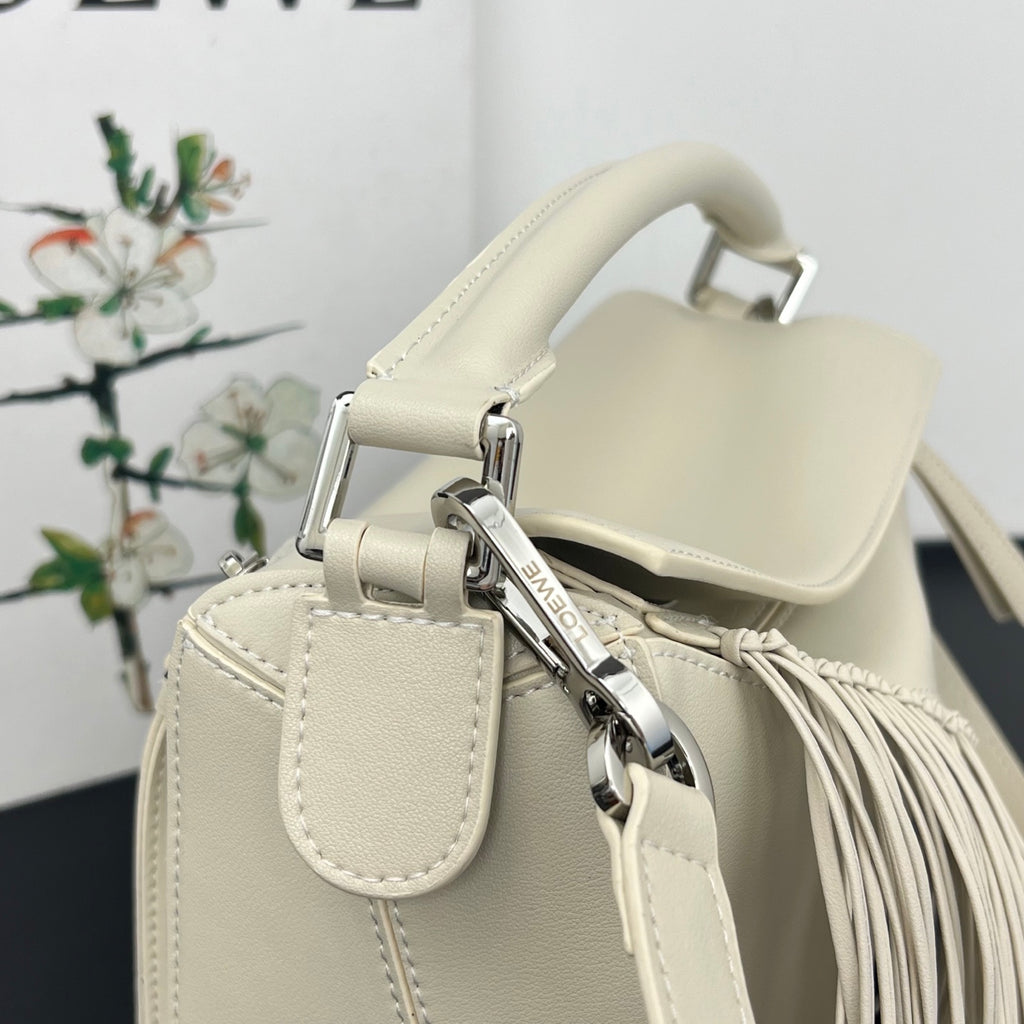 B1R66A17 Popular leather bag