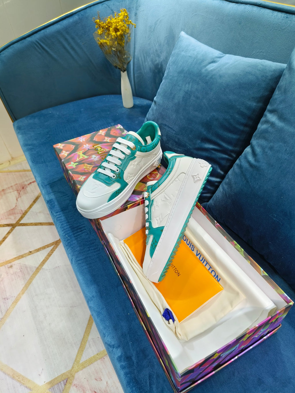 Z2YE45 Popular Sneakers