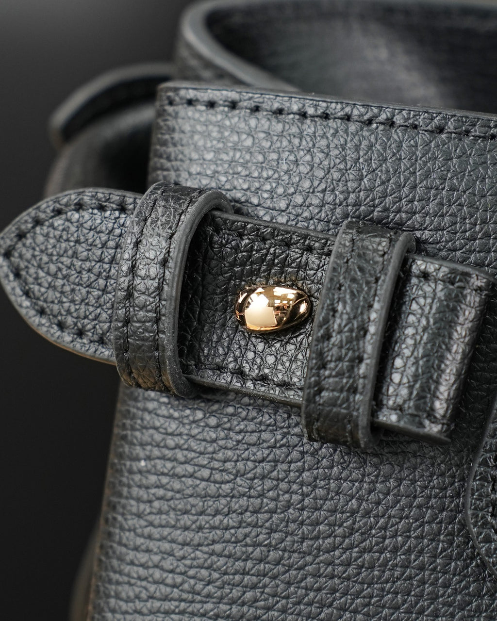 B1R76R20  Popular leather bag