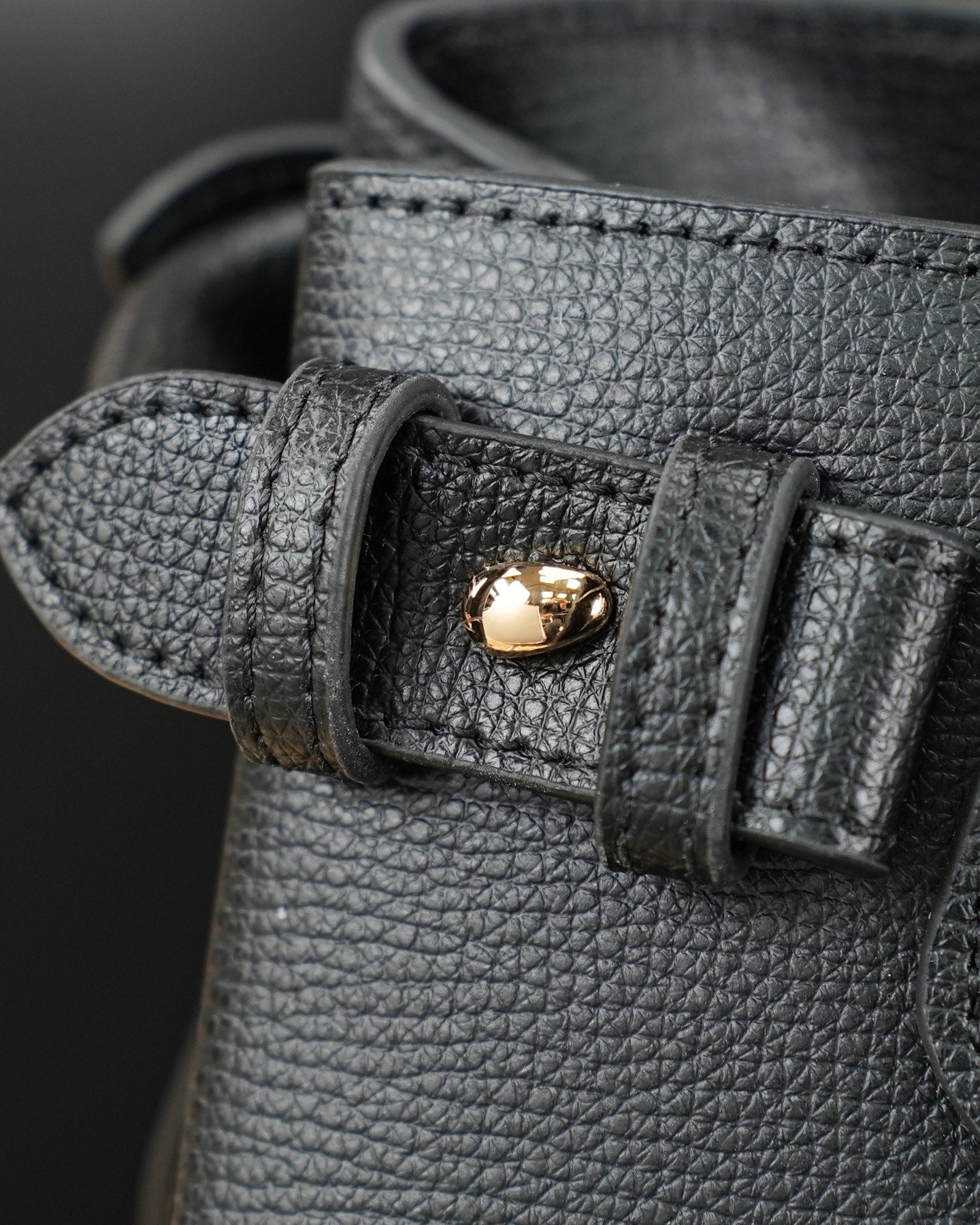 B1R76R20  Popular leather bag