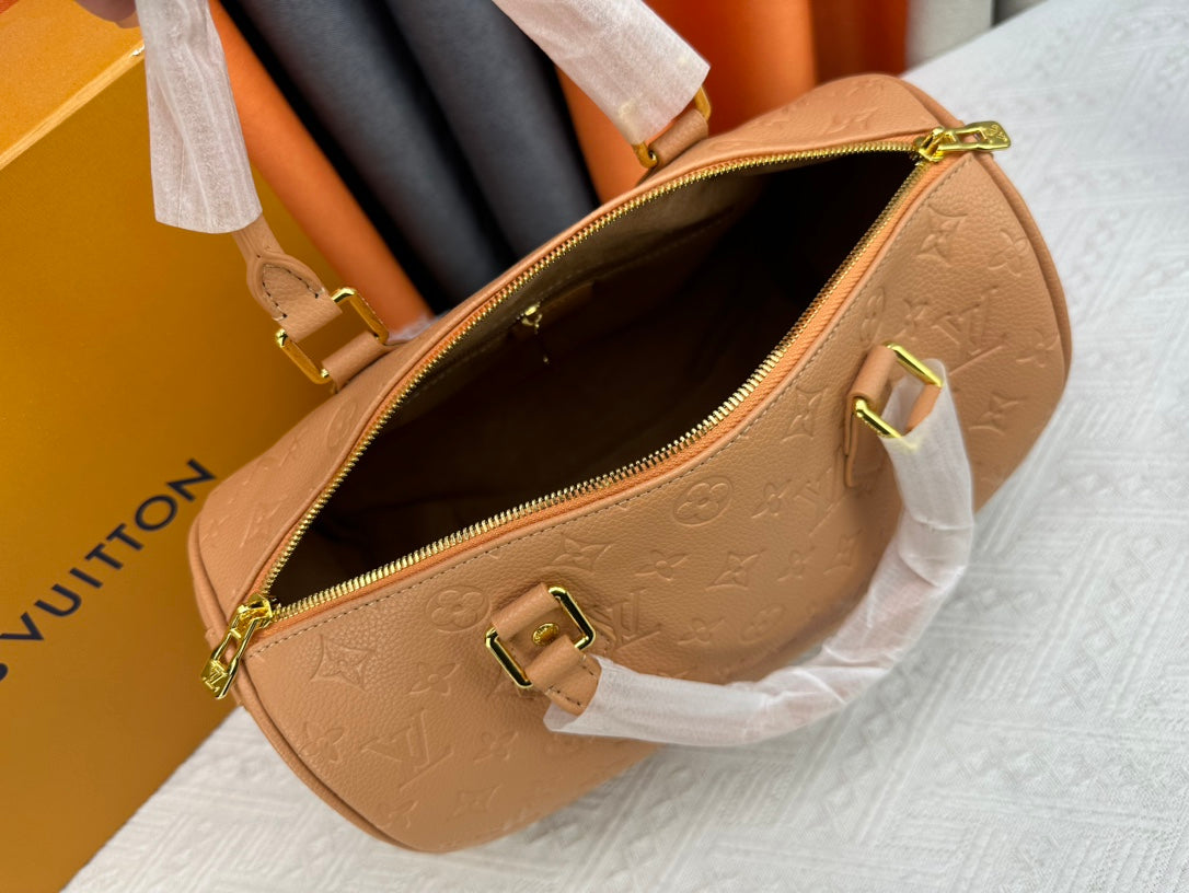B1X56E29 Popular leather bag