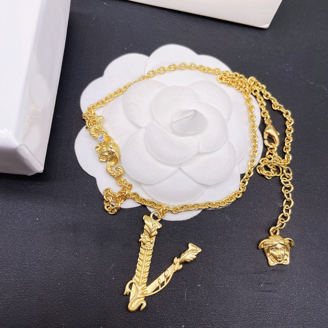 X1Q85V145X Popular Necklace. Bracelets
