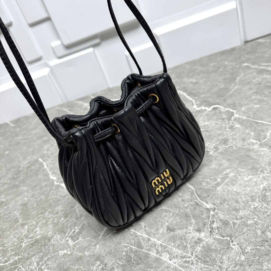 B1P36A81 Popular leather bag