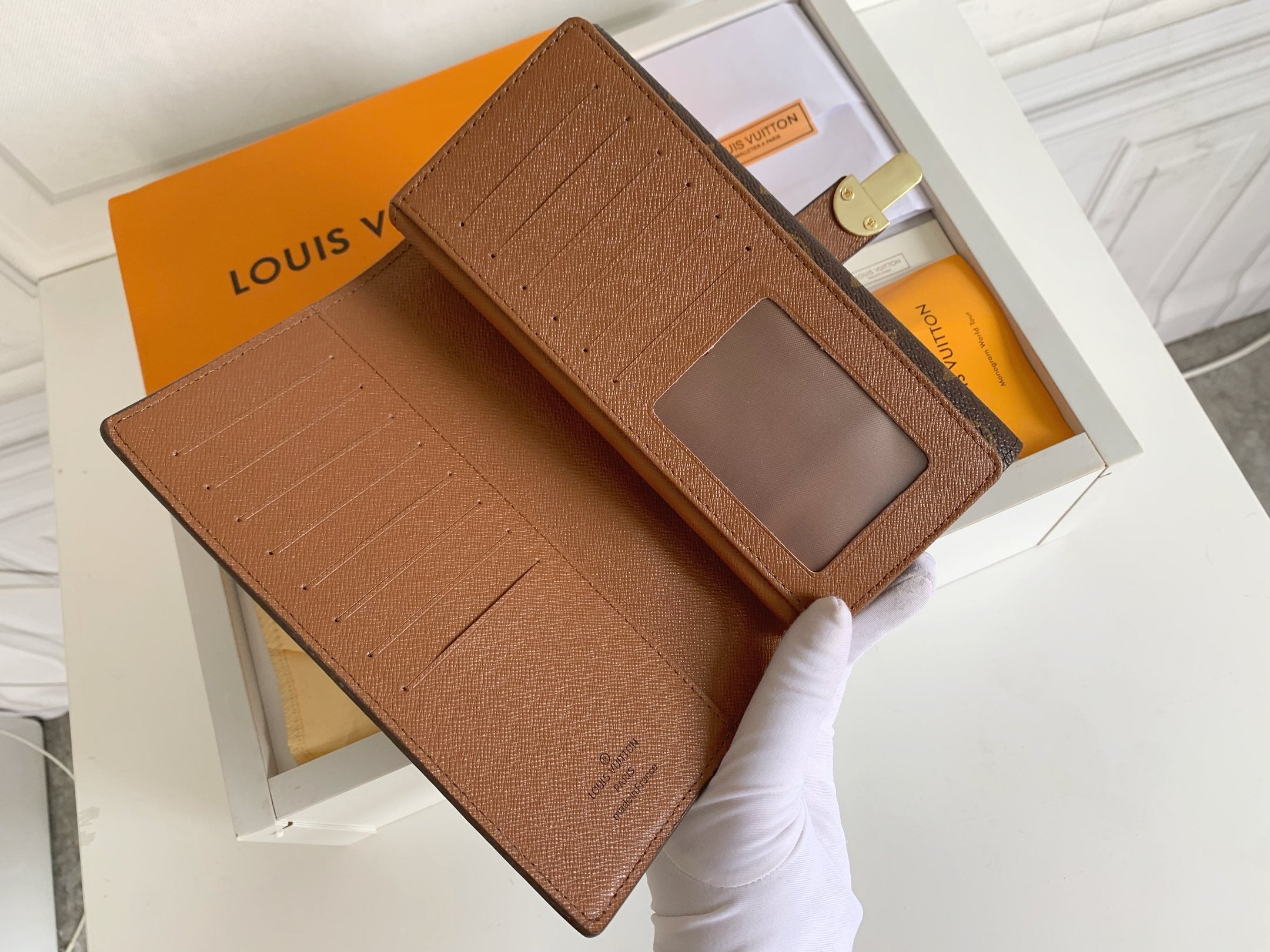 B1X104E73 Popular   leather wallets with package