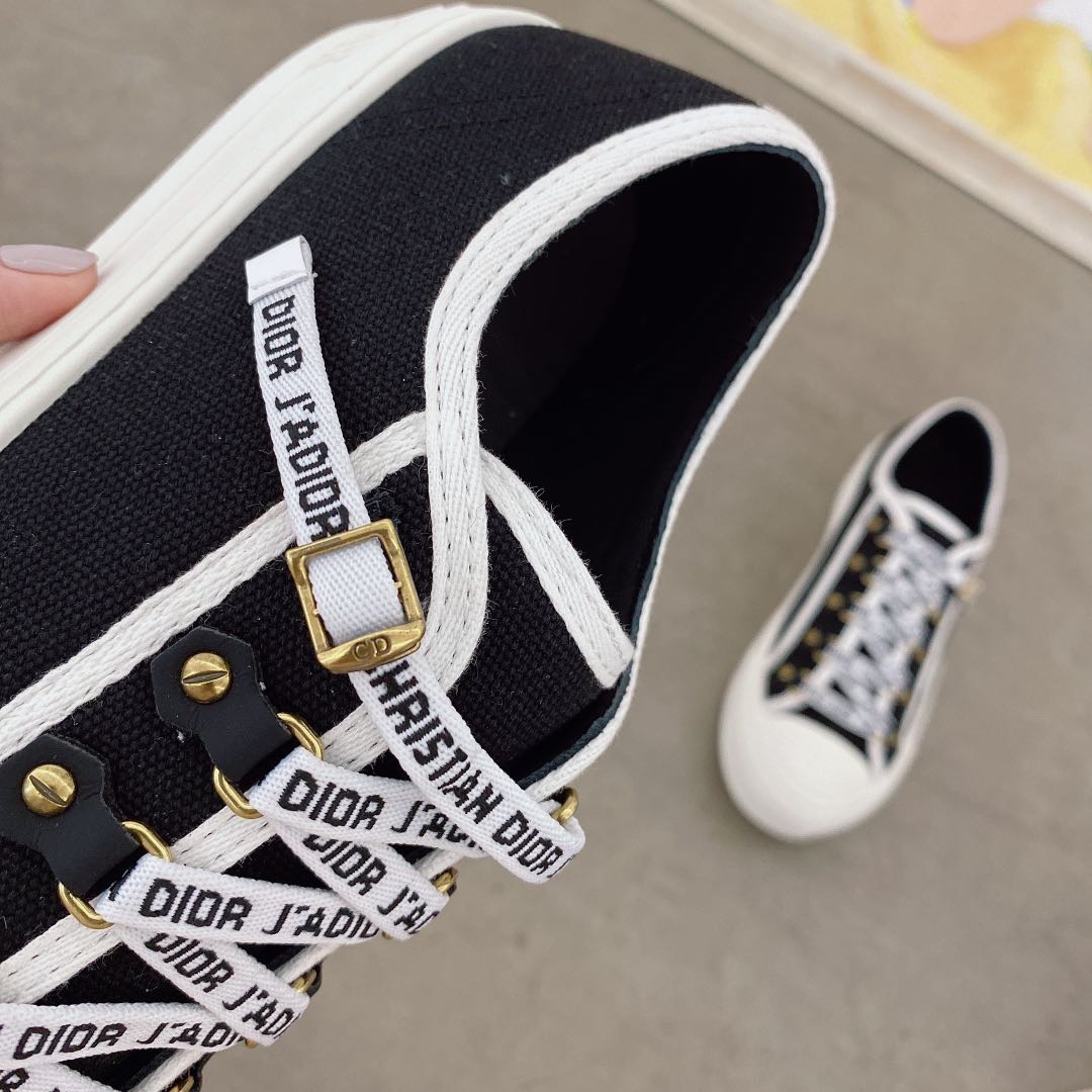 Z2Q105D429 Popular high-quality Shoes