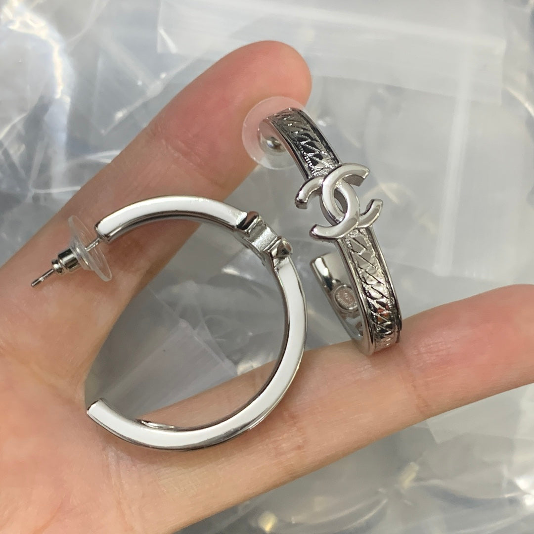 X1Z95C71E Popular Earrings