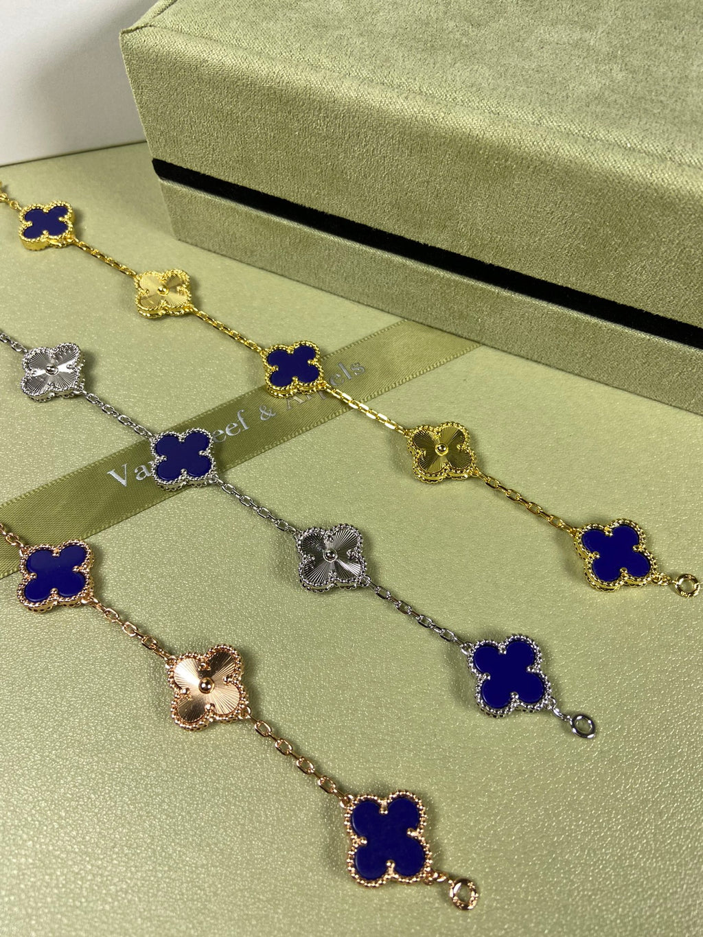 X5X94VA181K  Popular bracelets  5 flowers normal size1.5cm flower