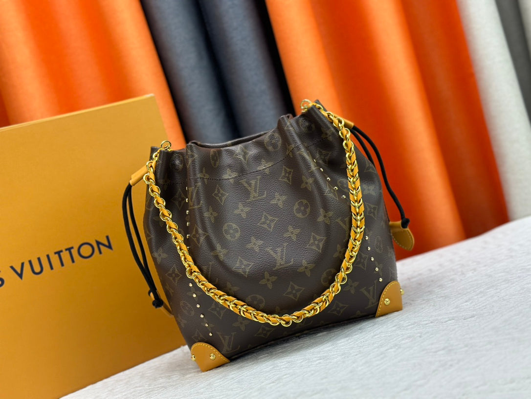 B1X104E56  Popular  leather bag