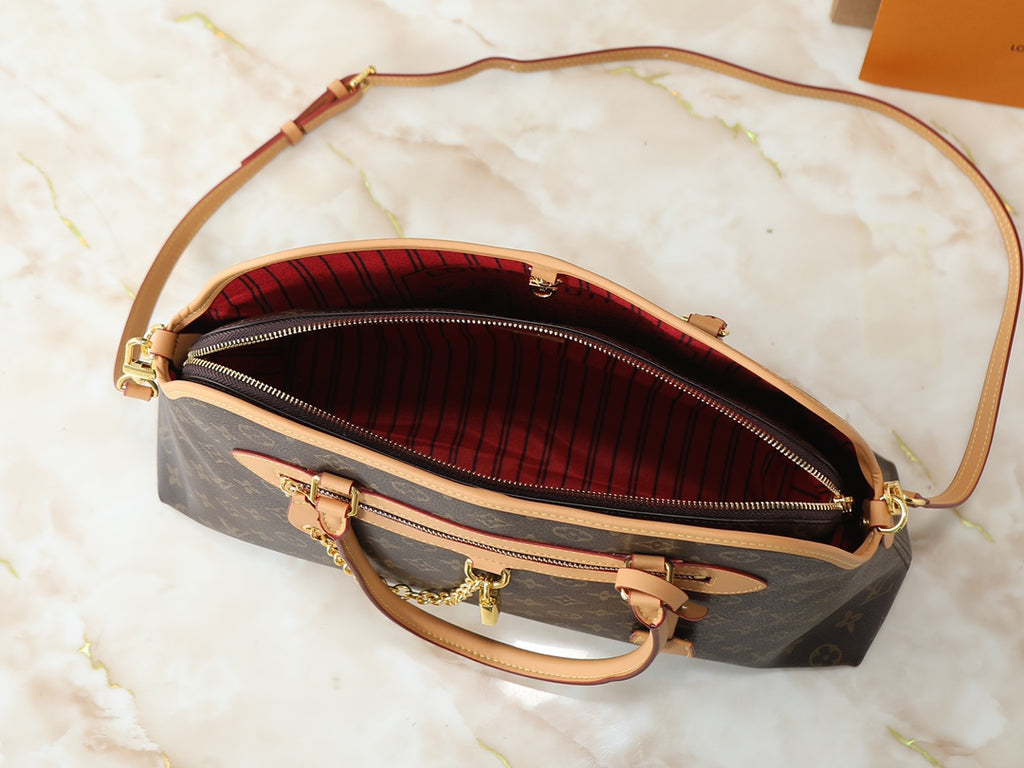 B1P46E107 Popular leather bag