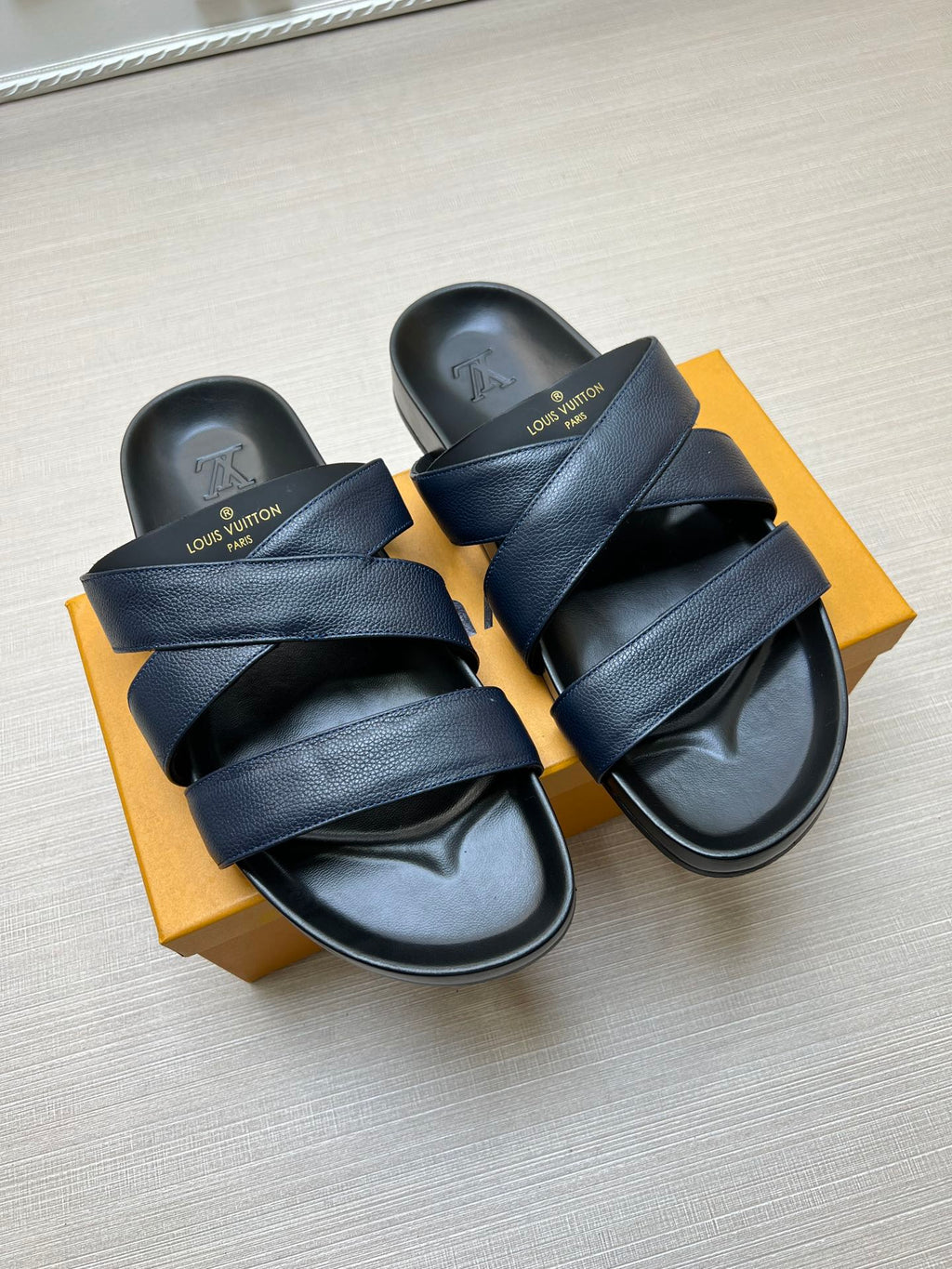 Z5ZE89 Popular slippers