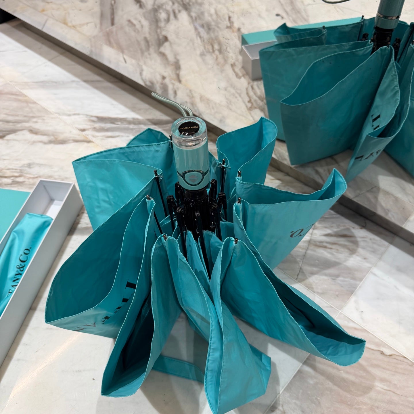 J1N46T21 Popular UV resistant umbrella