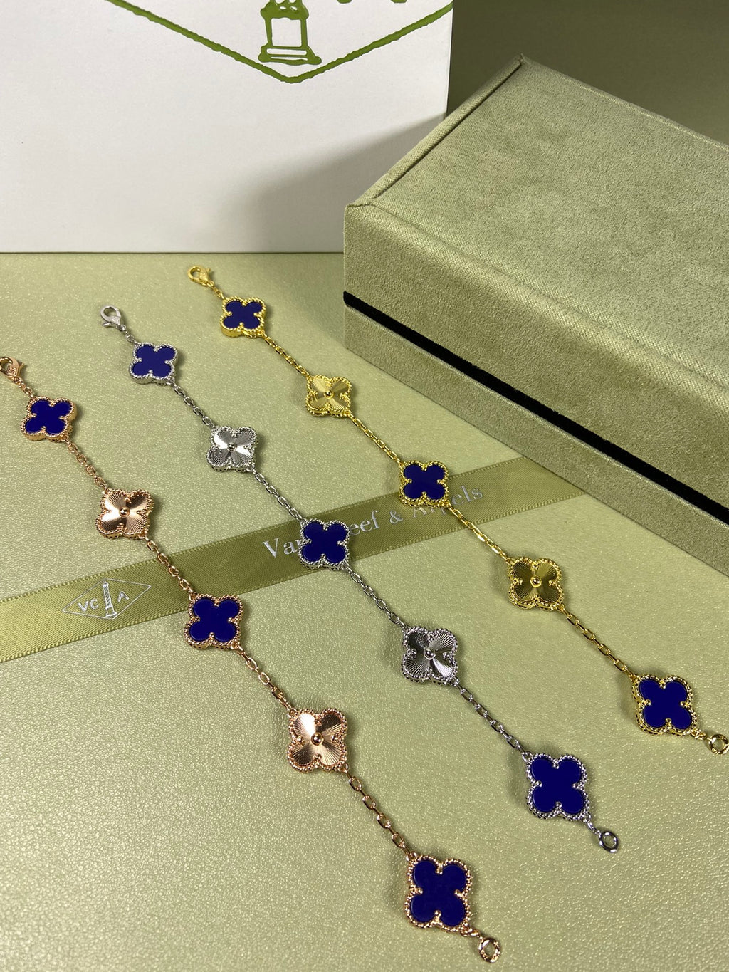 X5X94VA181K  Popular bracelets  5 flowers normal size1.5cm flower
