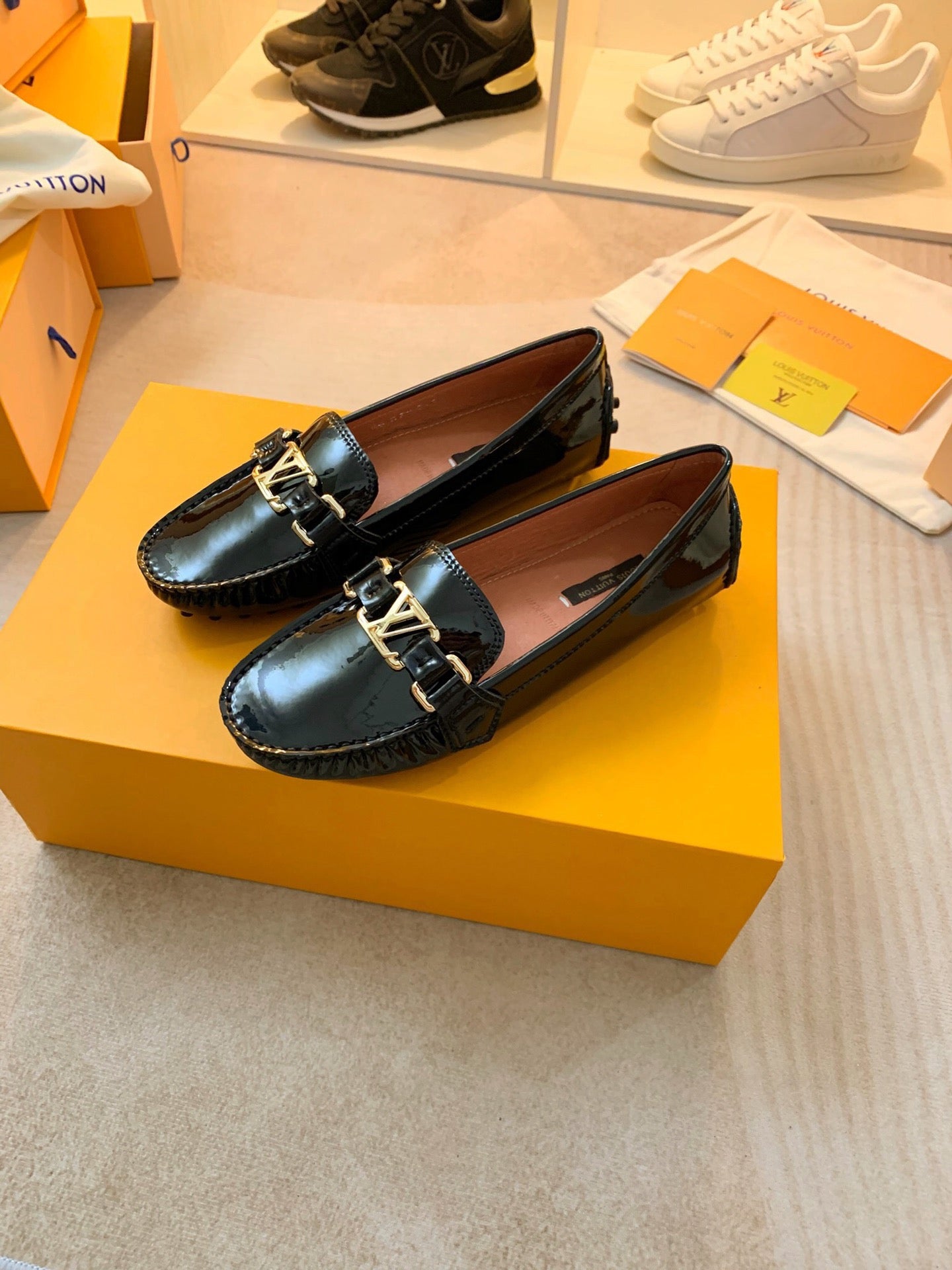 Z2Q95E98 Popular high-quality leather shoes