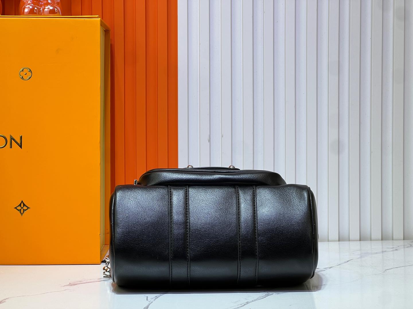 B1W15E39 Popular  leather bag