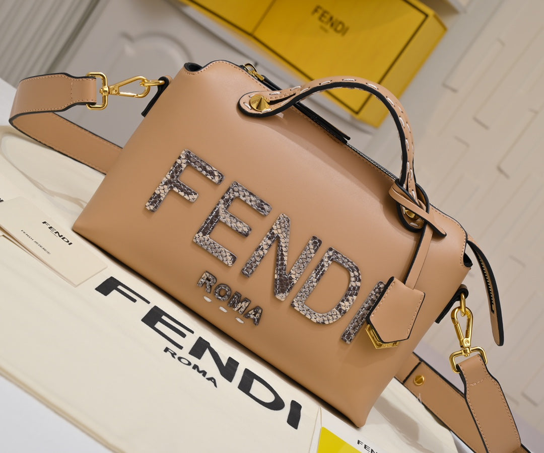 B12X43F131 Popular leather bag 
