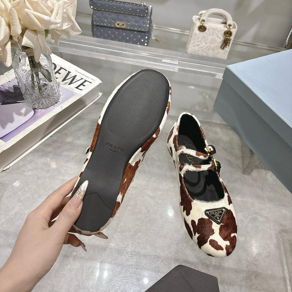Z2Q95P114 Popular high-quality Shoes