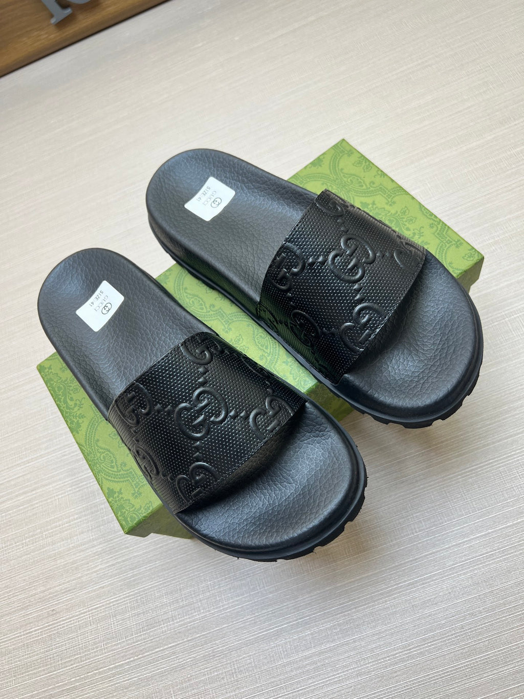 Z5X76B2  Popular slippers