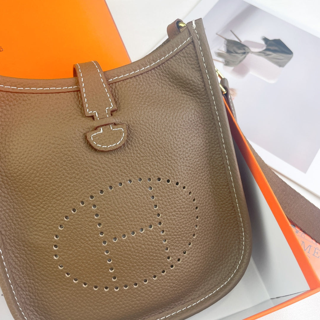B1N46H5 Popular leather bag