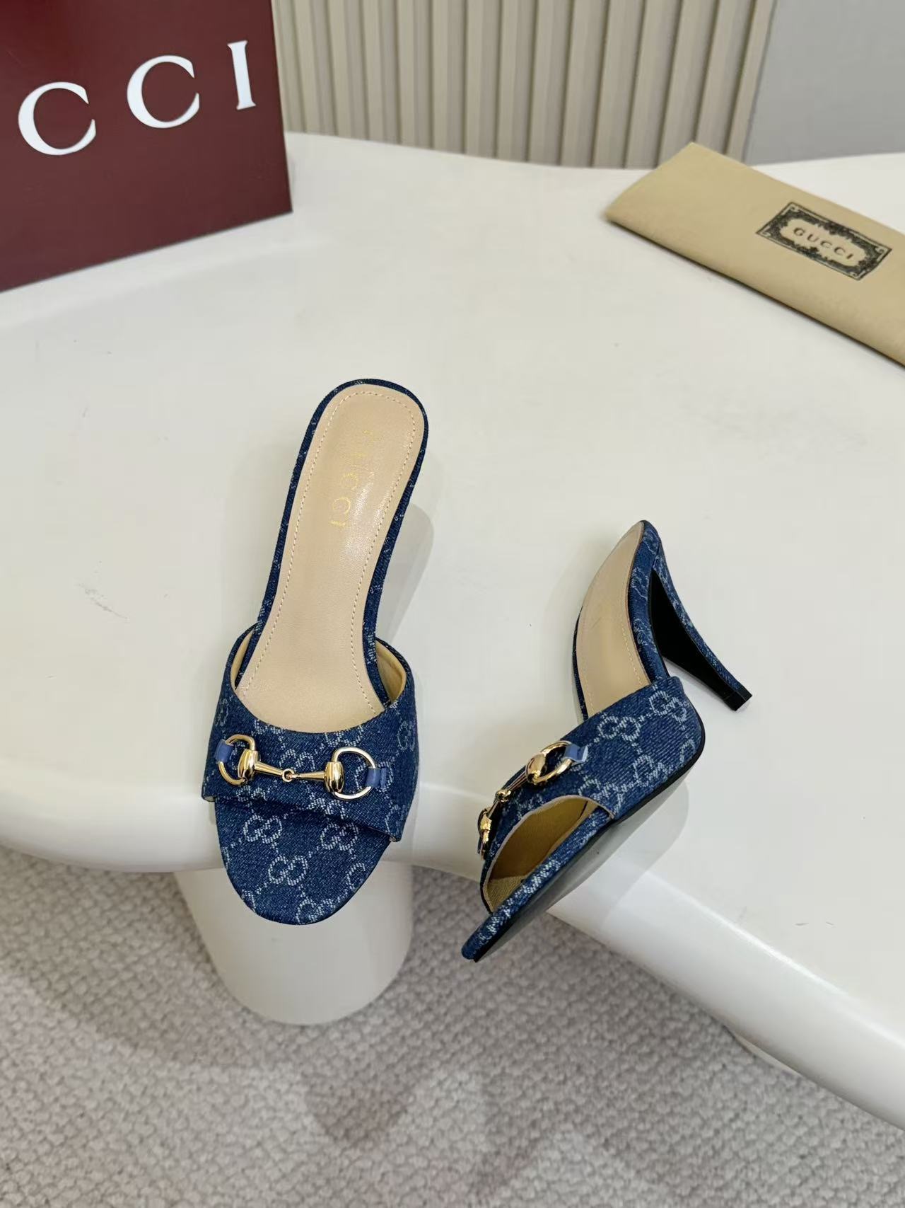 Z2R76B30 Popular high-quality  canvas shoes