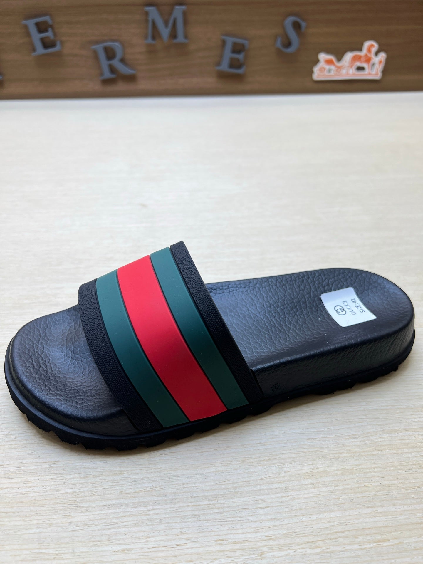 Z5X76B7  Popular slippers