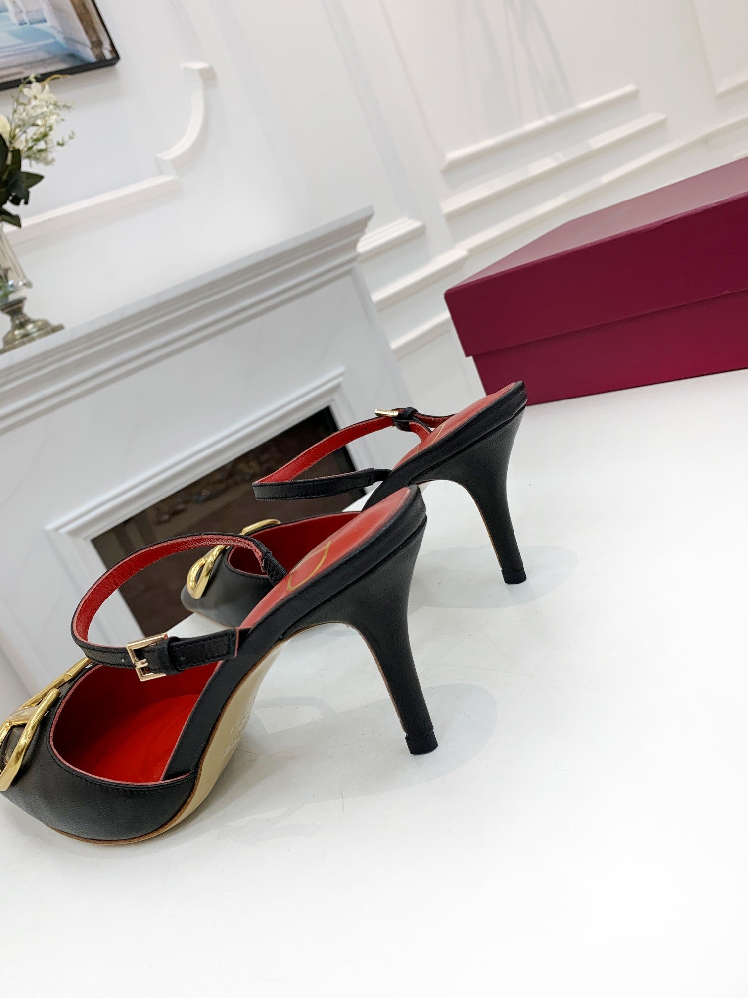 Z2YVL28 Popular leather  High heels