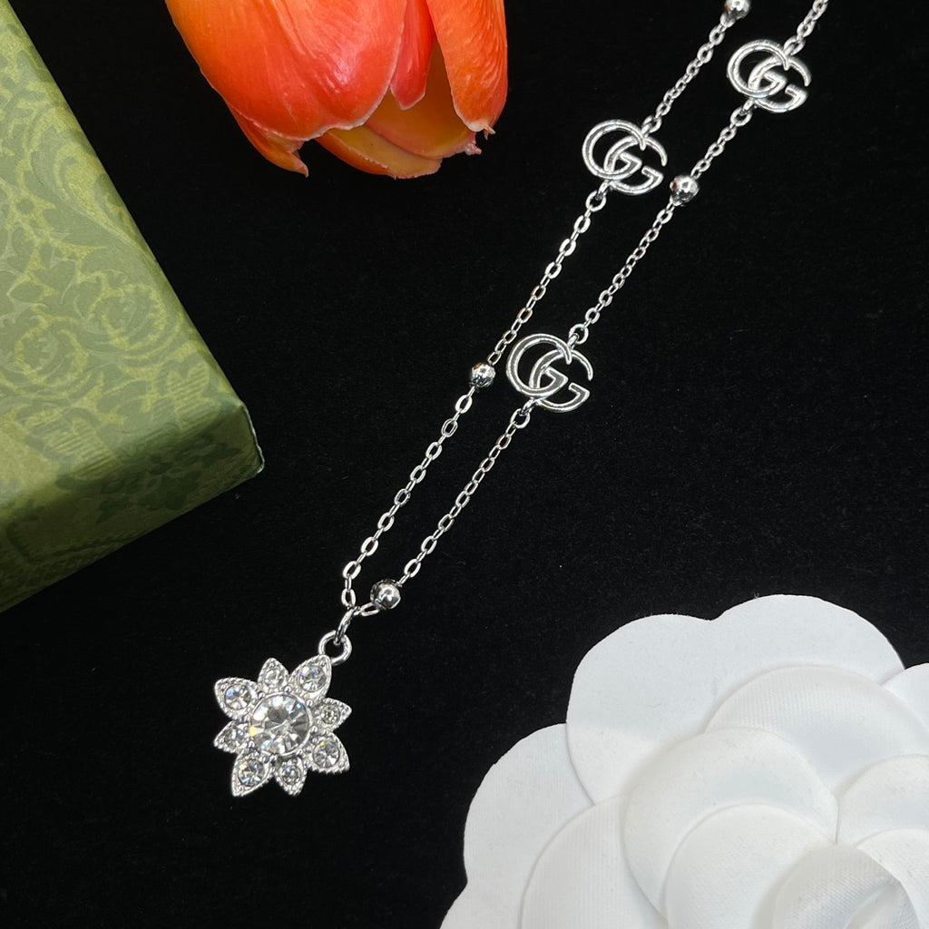 X1R75B27X Popular   Necklaces .