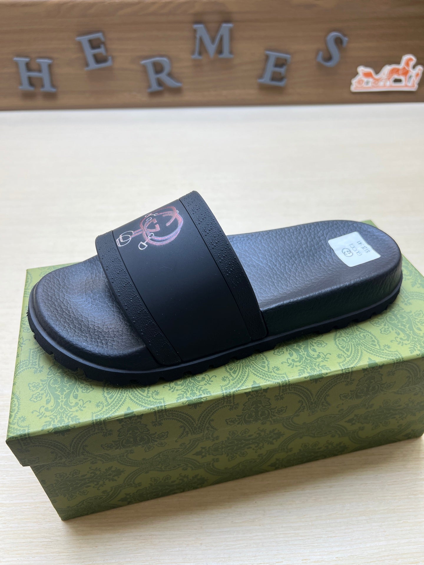 Z5R66B25 Popular Slippers