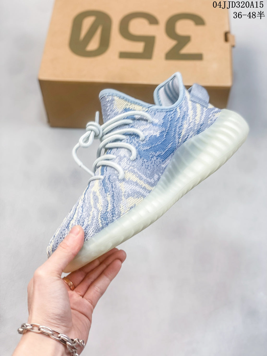 Z4Z45A110  Popular shoes