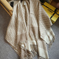 W1R86F17 Popular cape