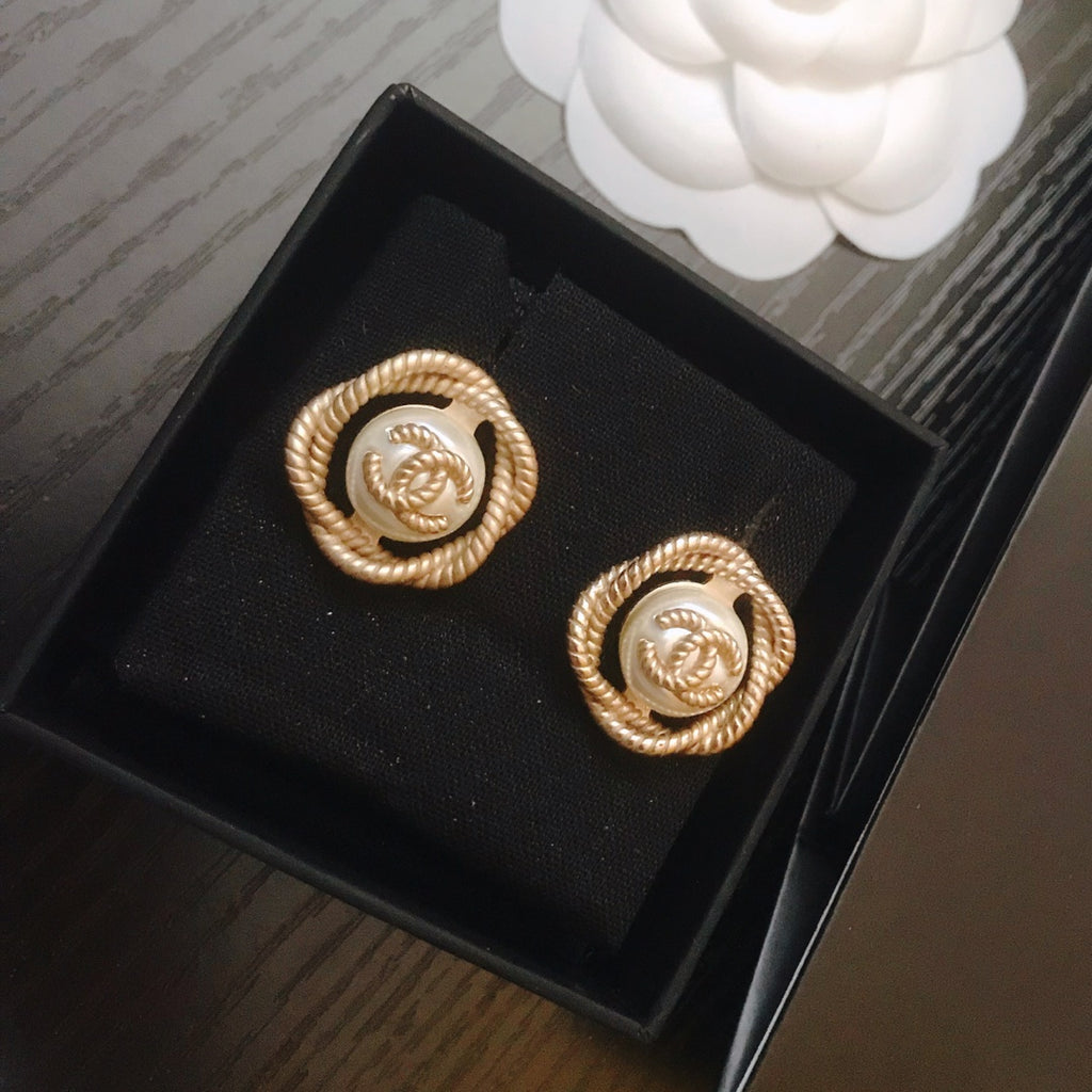 X1Q45C9E Popular Earrings