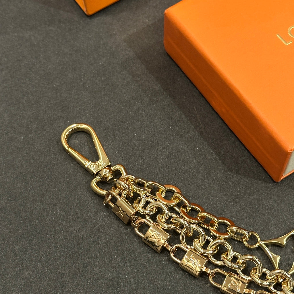 A1R46E13 Popular bag 's charms accessories